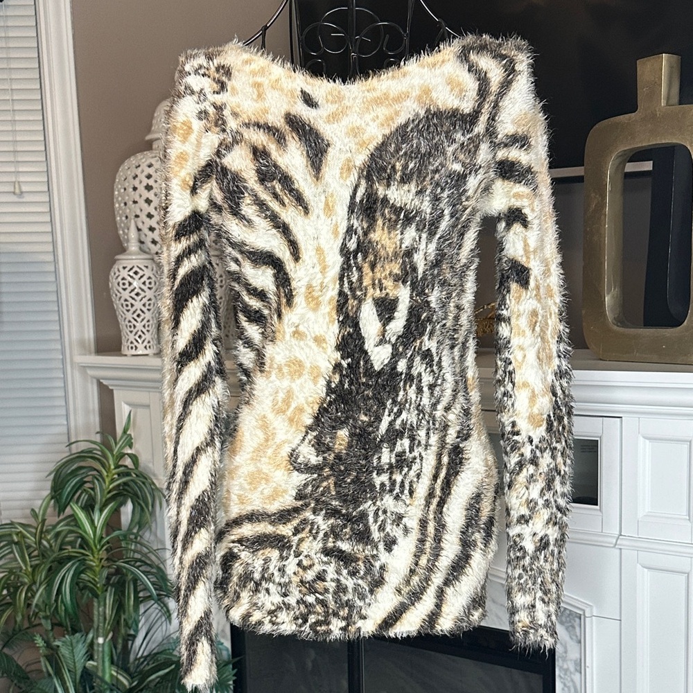Chic Off-the-Shoulder Animal Print Sweater